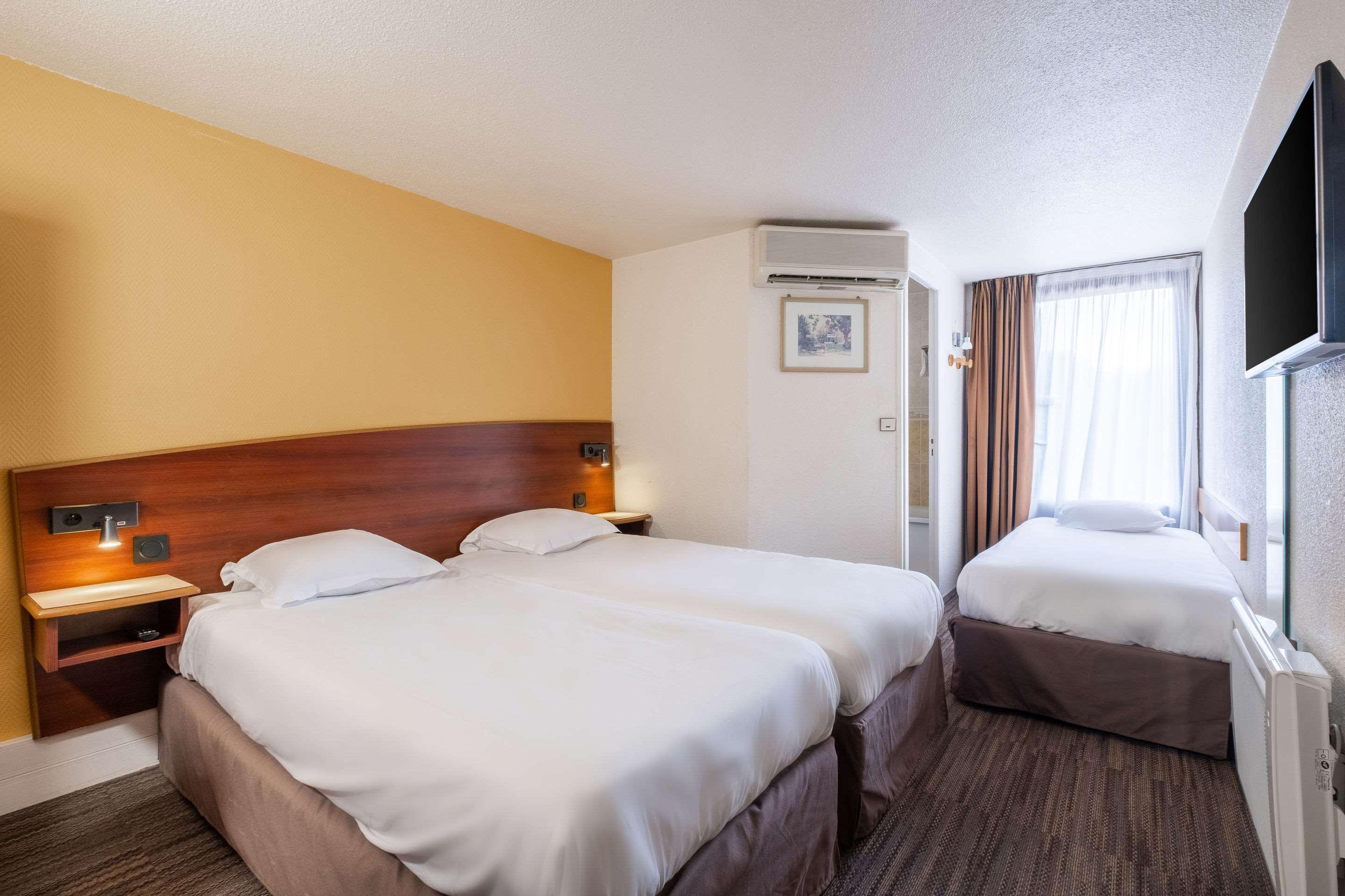 Comfort Hotel Etampes Exterior photo