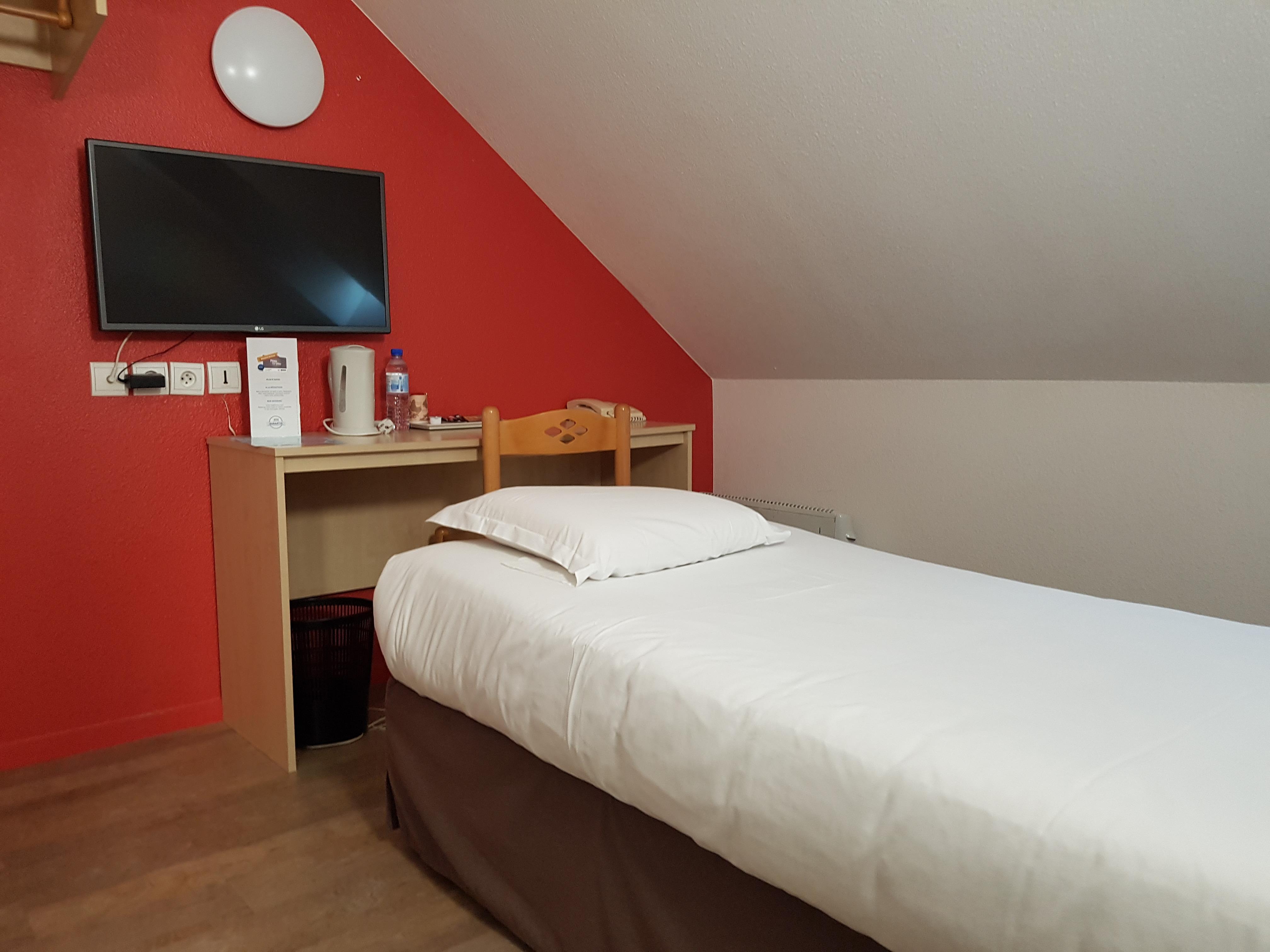 Comfort Hotel Etampes Exterior photo