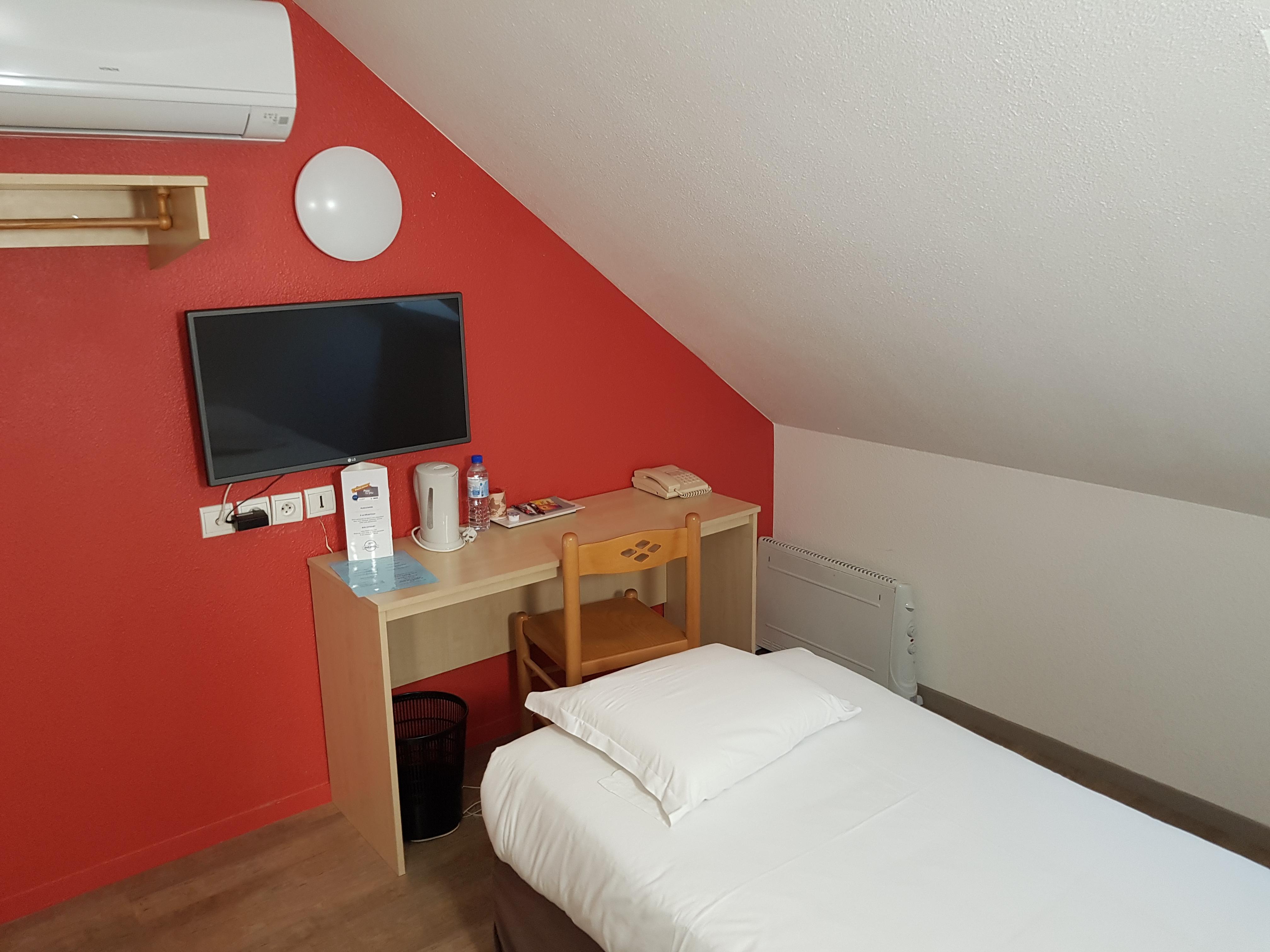 Comfort Hotel Etampes Exterior photo