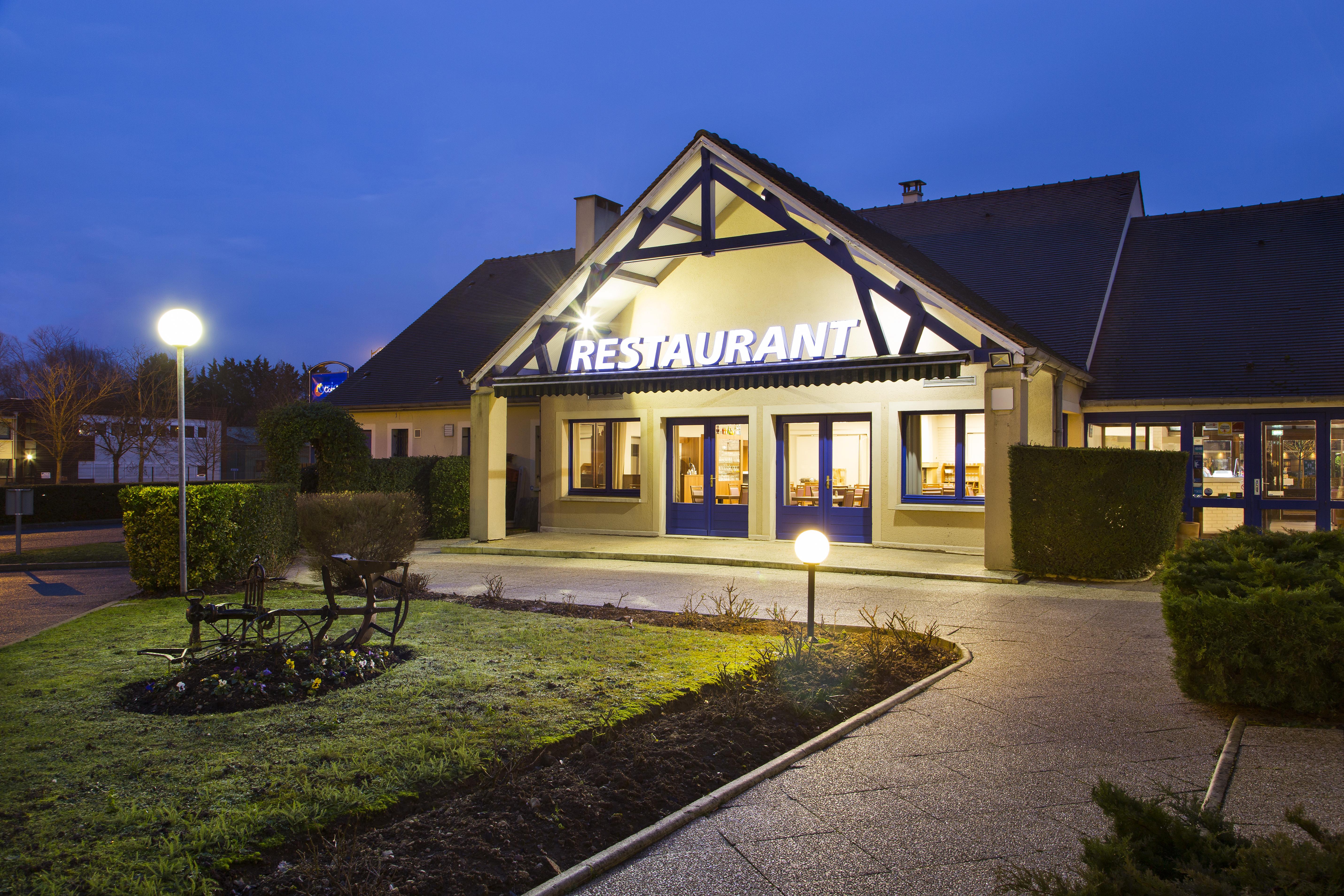 Comfort Hotel Etampes Exterior photo