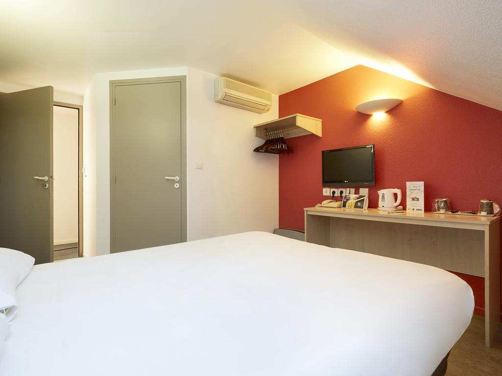 Comfort Hotel Etampes Exterior photo