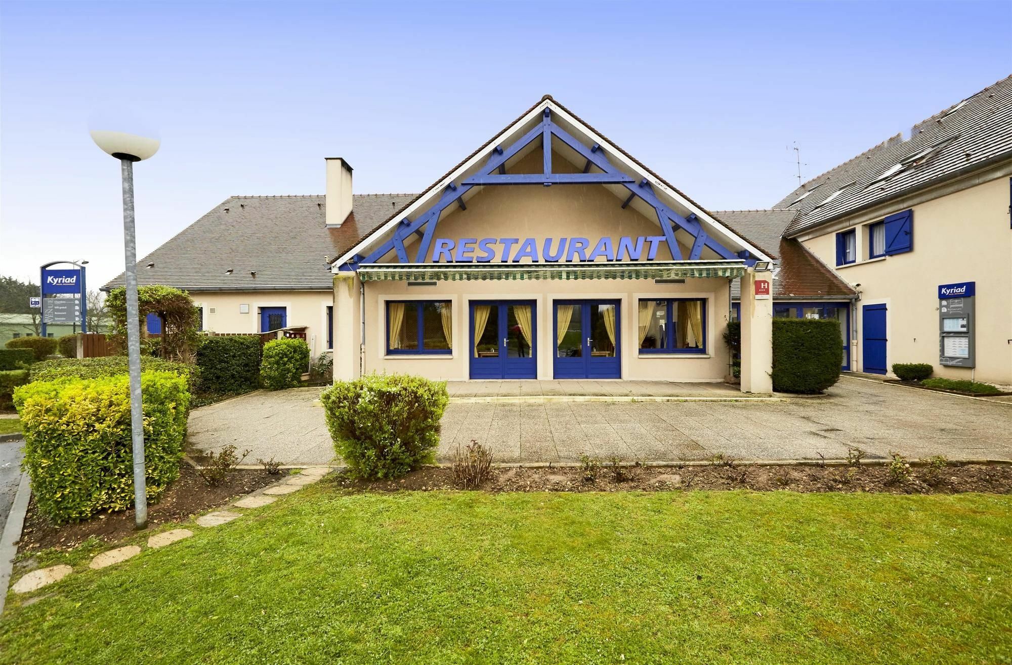 Comfort Hotel Etampes Exterior photo